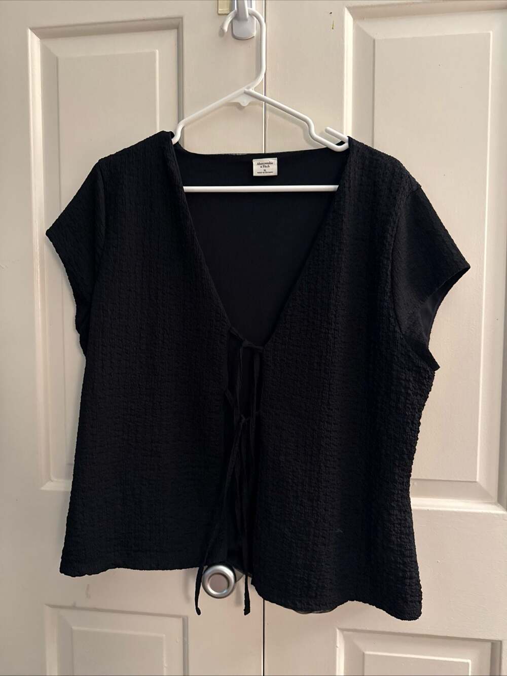Abercrombie & Fitch Black Textured Tie-Front Top Size XL